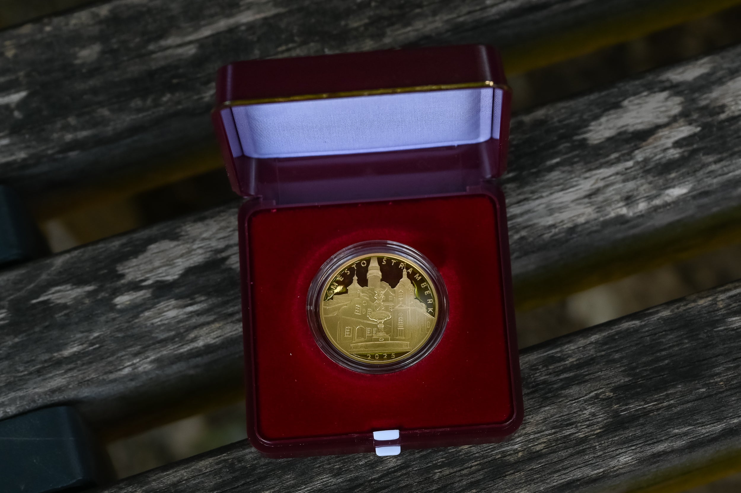 Zlatá mince 5000 Kč Městská památková rezervace Štramberk 2025 proof