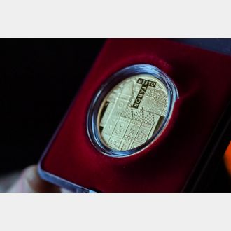 Zlatá mince 5000 Kč Městská památková rezervace Tábor 2025 proof